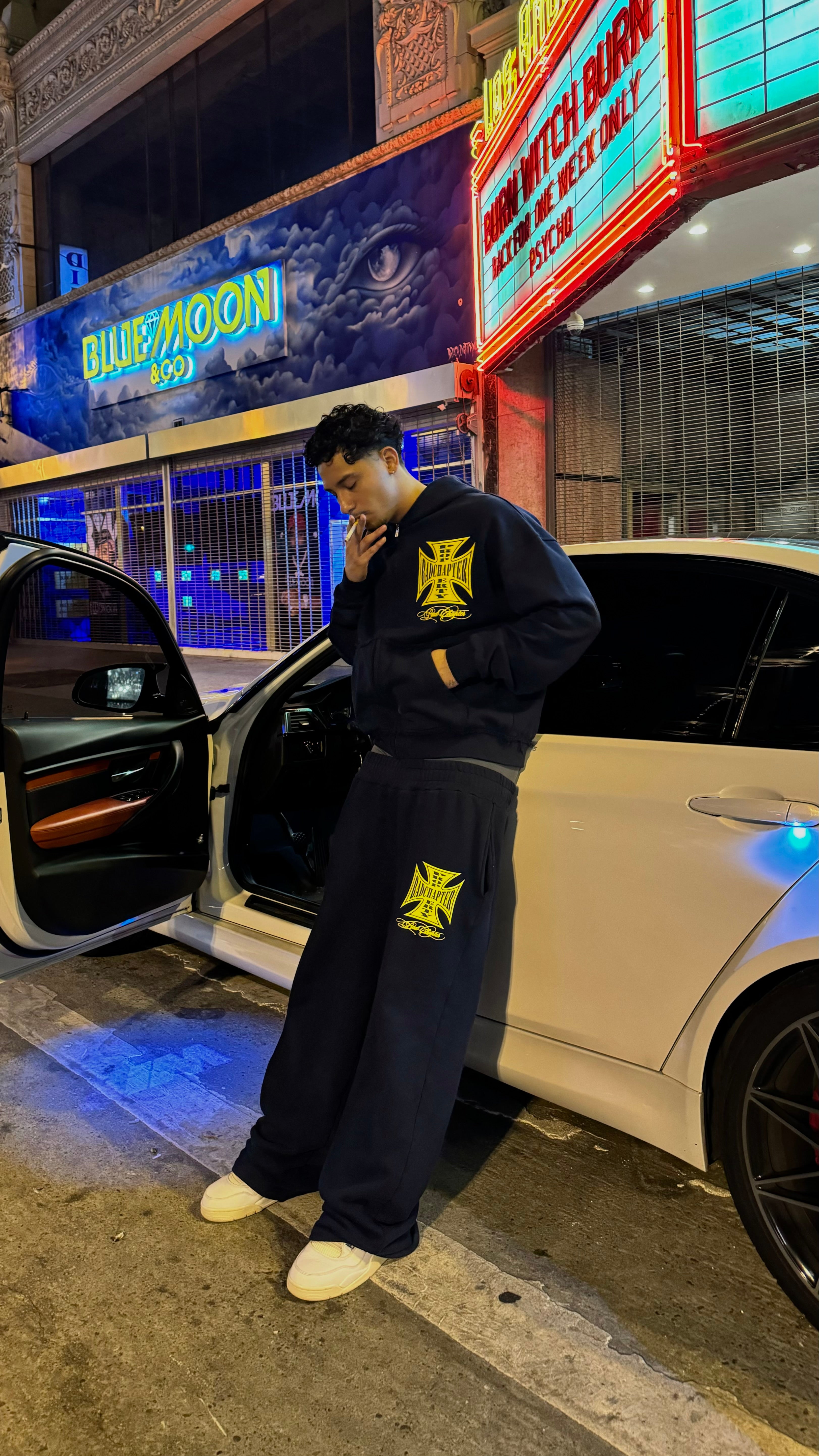 NAVY TRACKPANTS